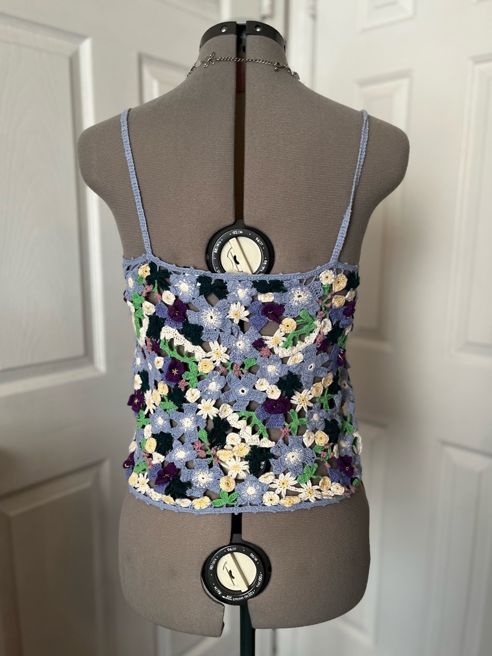 Moda International Crochet Floral Tank Top, Purple & Blue, Size M - Picture 3 of 5